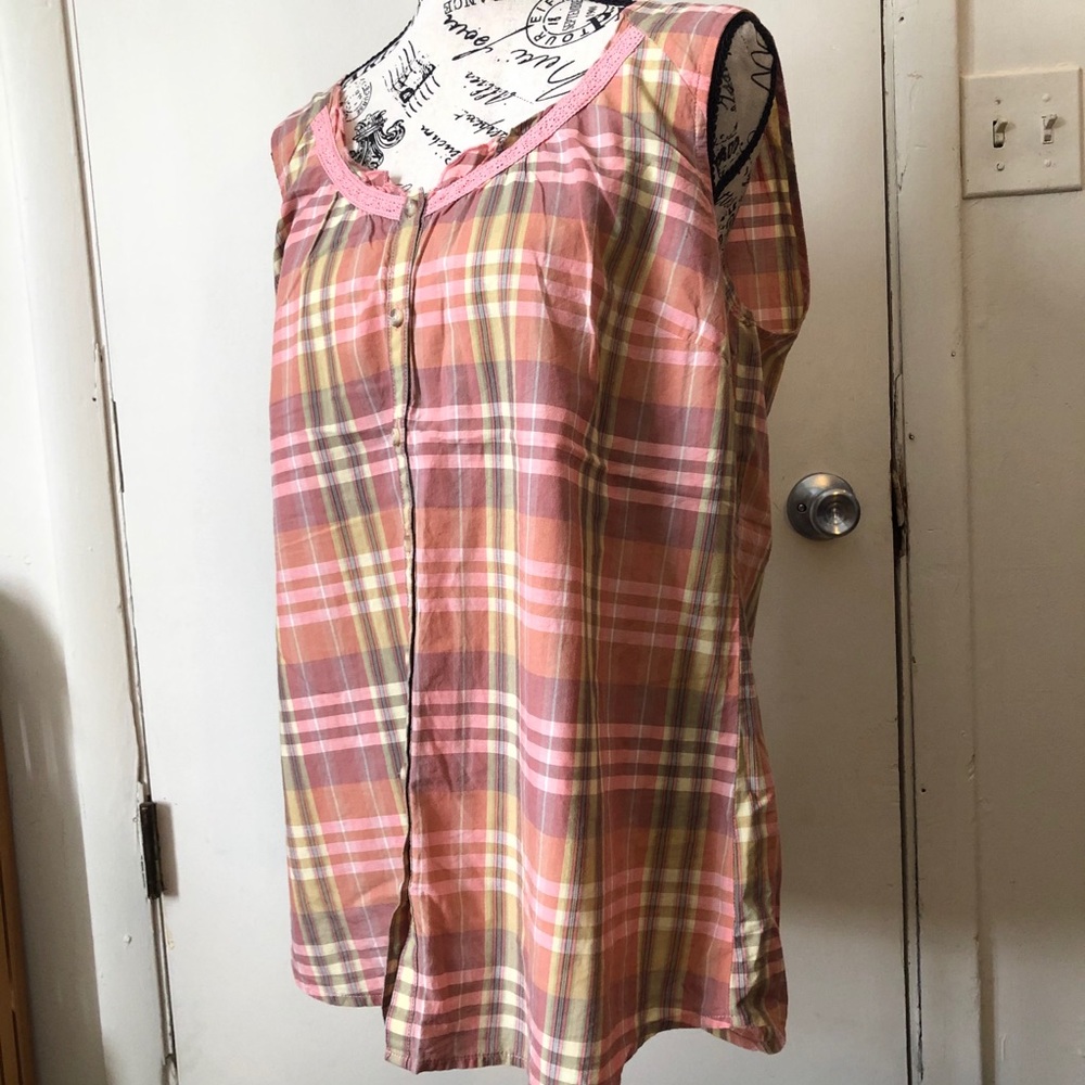 G.H. Bass sleeveless button down plaid shirt sz L
